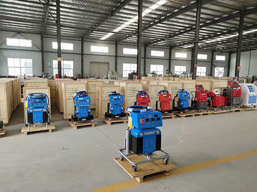 建筑外墻保溫系統都有哪些措施?聚氨酯保溫作用大不大?(圖1) 國產5600系列聚氨酯噴涂發泡設備